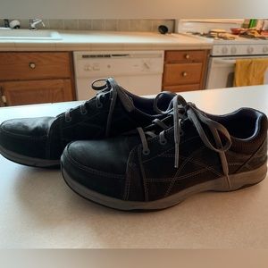 Ahnu Women’s Taraval Black Leather Waterproof Sneakers Sz 8.